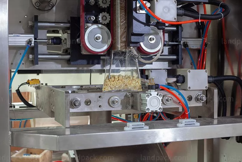 automatic nuts packing machine