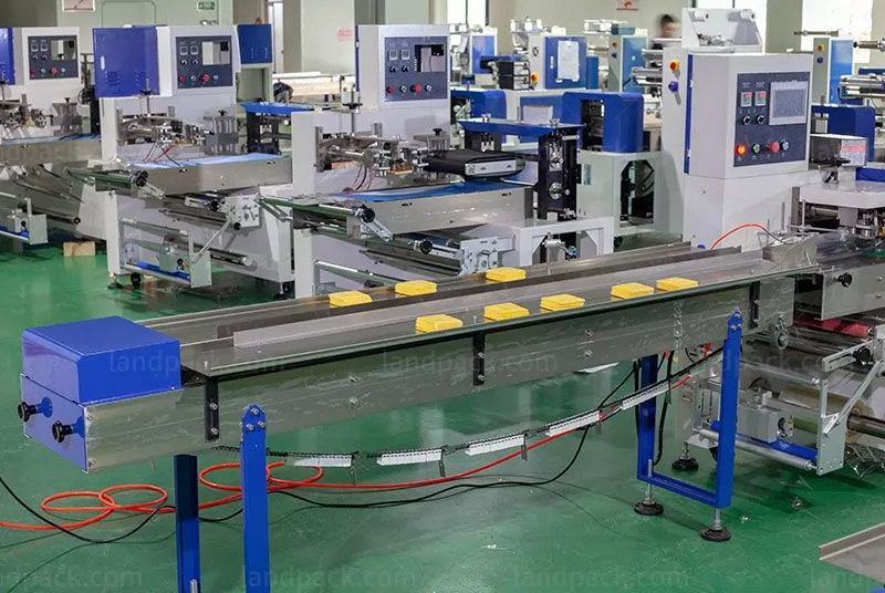 flow wrapper packaging machine