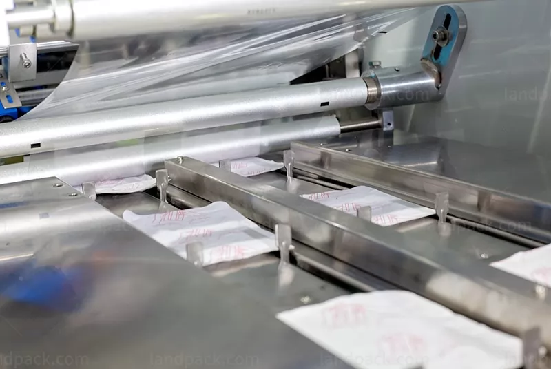 4 side seal packaging machine