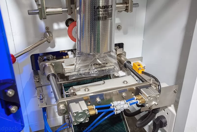 fastener packing machine