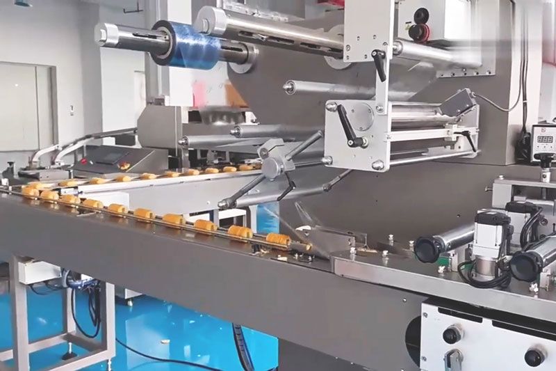 Biscuit Sandwiching Machine with Biscuit Flow Packing Machine