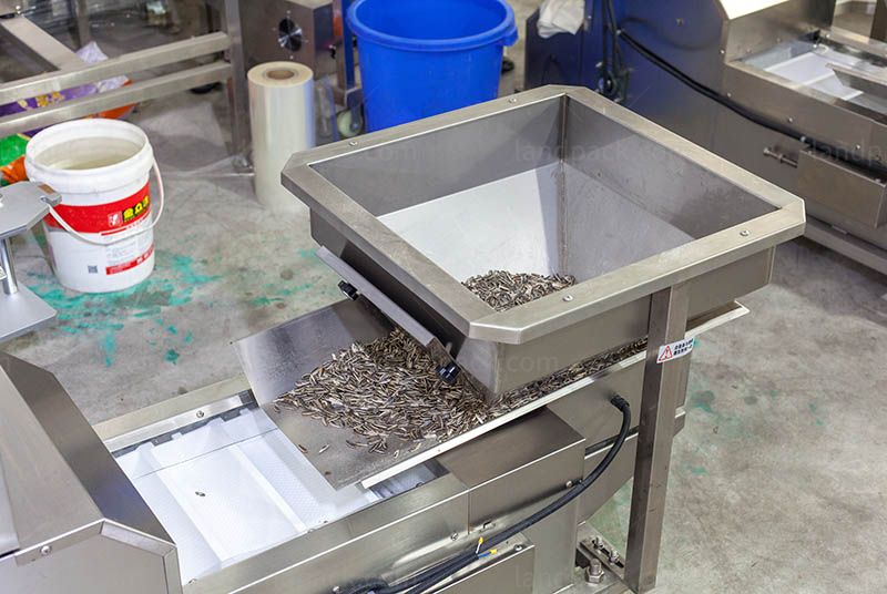 High Speed Gummy Packing Machine With Measuring Cups Equipment