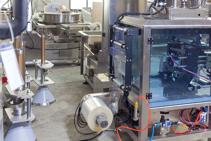 High Speed Gummy Packing Machine With Measuring Cups Equipment