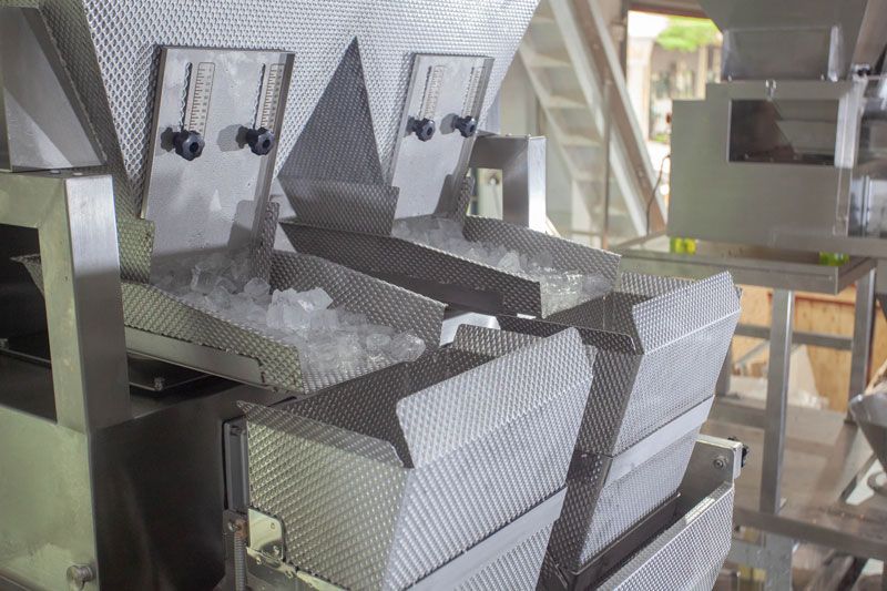Automatic Ice Cube Pouch Weighing and Packaging Machine