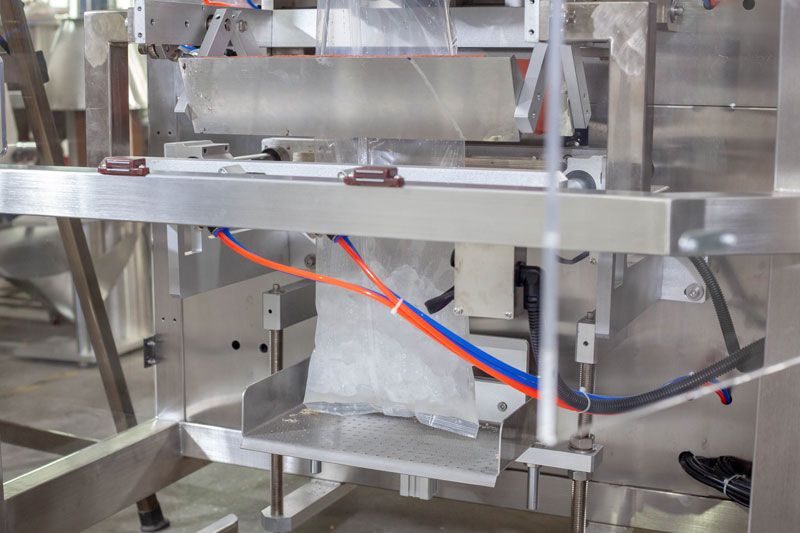 Automatic Ice Cube Pouch Weighing and Packaging Machine