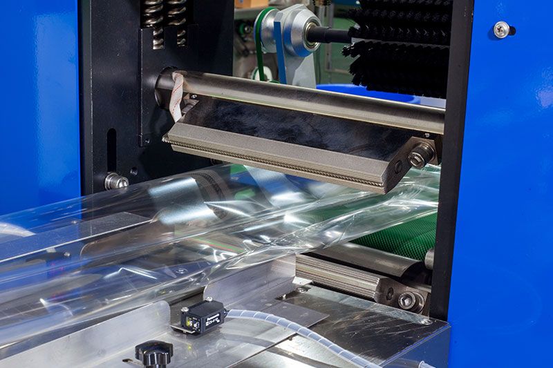 Horizontal Sealer & Cutter